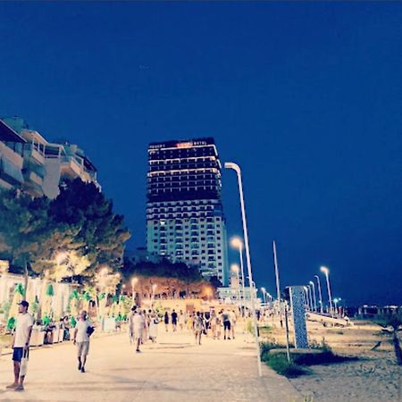 Lovely Studio Apartment Beachfront Durrës Extérieur photo