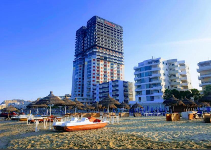 Lovely Studio Apartment Beachfront Durrës Extérieur photo