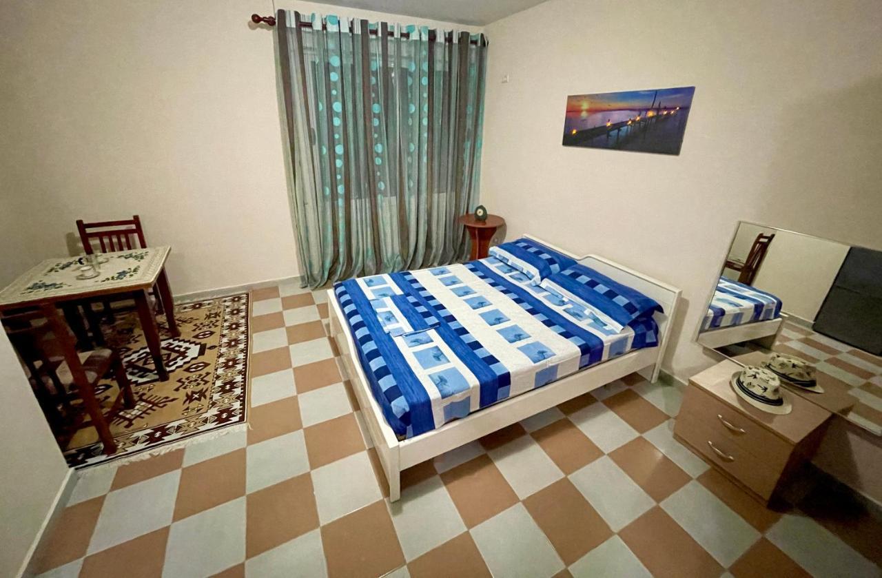 Lovely Studio Apartment Beachfront Durrës Extérieur photo